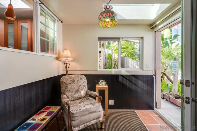 1815 Mission Cliff Dr, San Diego, CA 92116