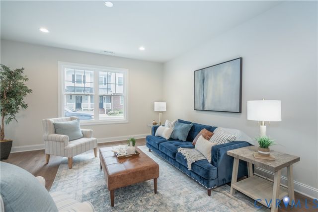 9494 Creek Summit Cir, Richmond, VA 23235