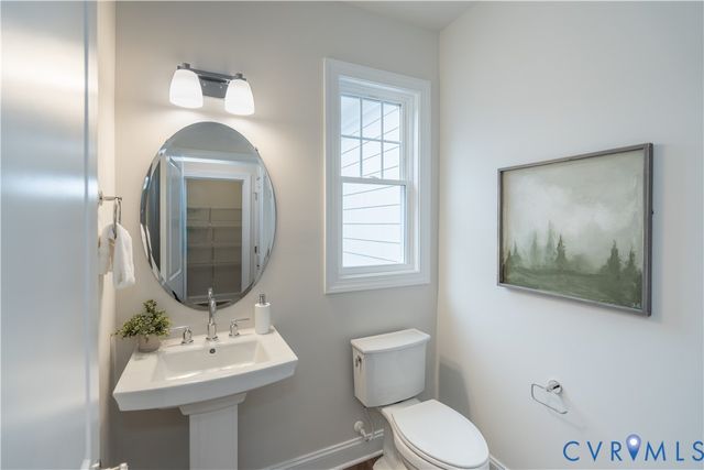 9494 Creek Summit Cir, Richmond, VA 23235