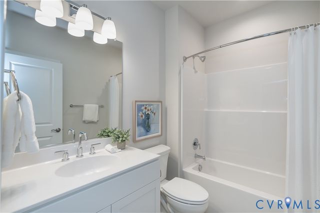 9494 Creek Summit Cir, Richmond, VA 23235