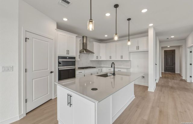 629 DAYFLOWER, New Braunfels, TX 78132