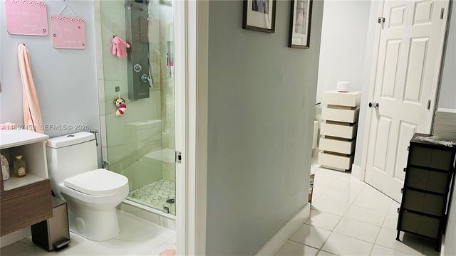 18901 NW 77th Ct, Hialeah, FL 33015