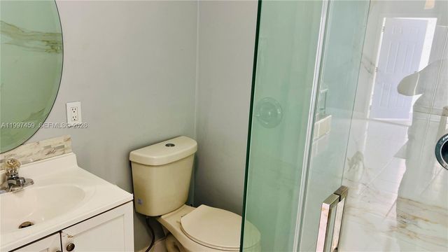 18901 NW 77th Ct, Hialeah, FL 33015