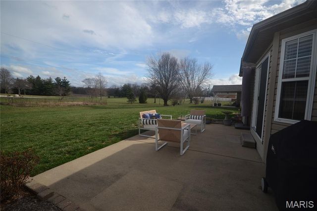 753 Fieldview Drive, Smithton, IL 62285