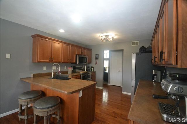 753 Fieldview Drive, Smithton, IL 62285