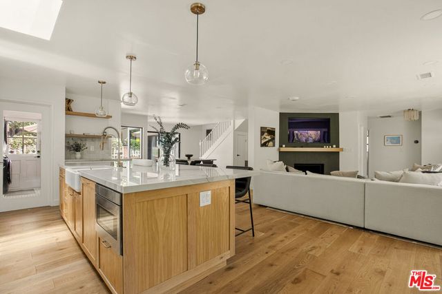 4100 Woodcliff Road, Los Angeles, CA 91403
