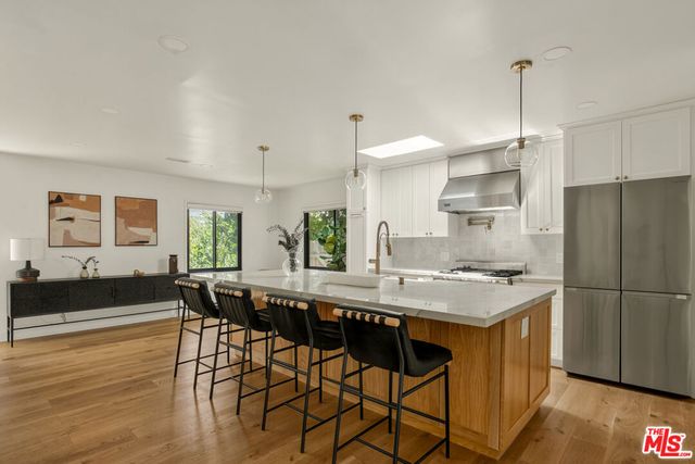 4100 Woodcliff Road, Los Angeles, CA 91403