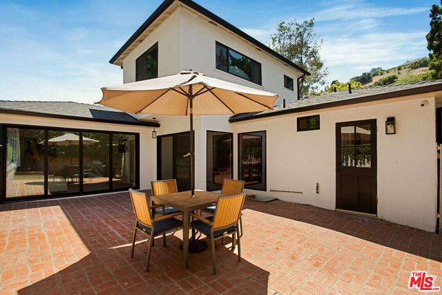 4100 Woodcliff Road, Los Angeles, CA 91403
