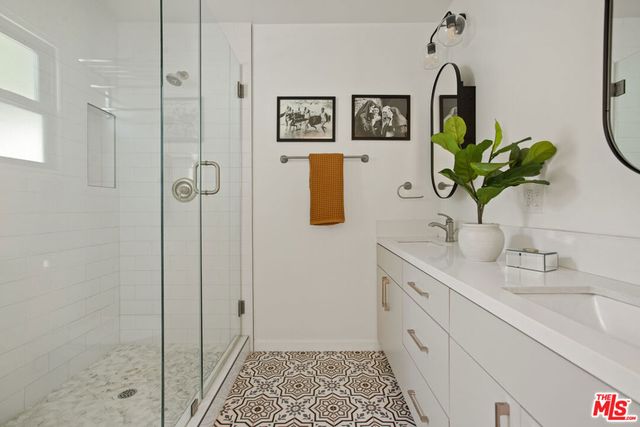 4100 Woodcliff Road, Los Angeles, CA 91403