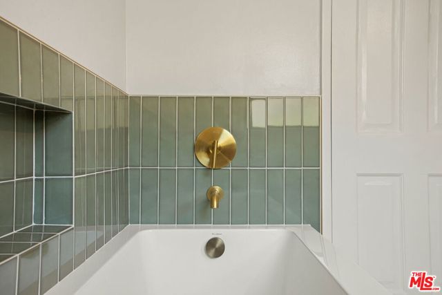 4100 Woodcliff Road, Los Angeles, CA 91403