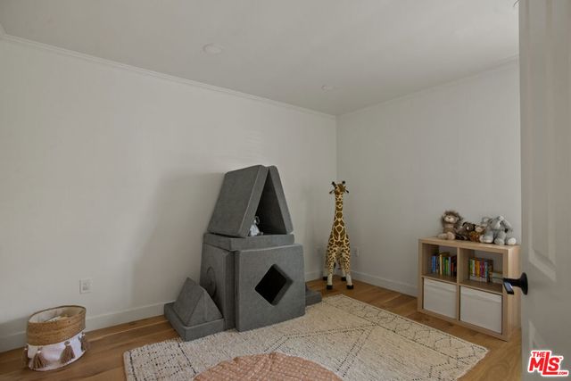 4100 Woodcliff Road, Los Angeles, CA 91403