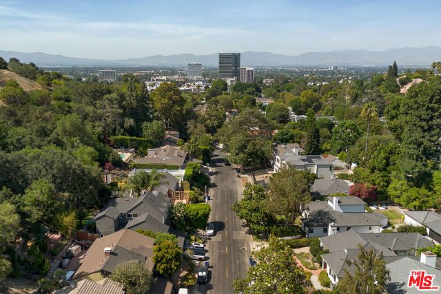 4100 Woodcliff Road, Los Angeles, CA 91403