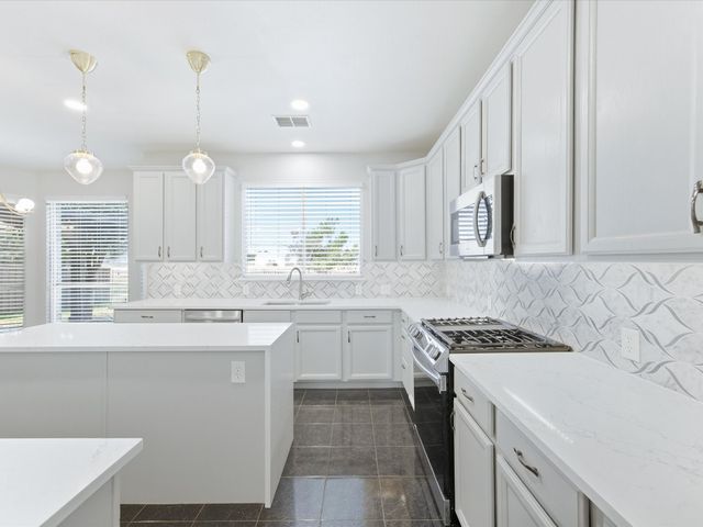 1209 Silverwood Drive, Flower Mound, TX 75028