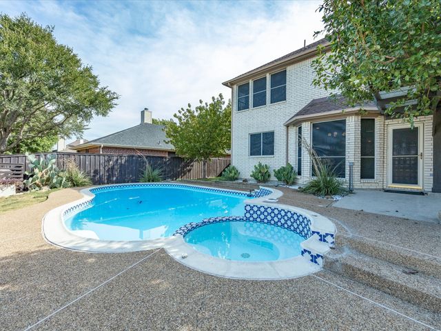 1209 Silverwood Drive, Flower Mound, TX 75028