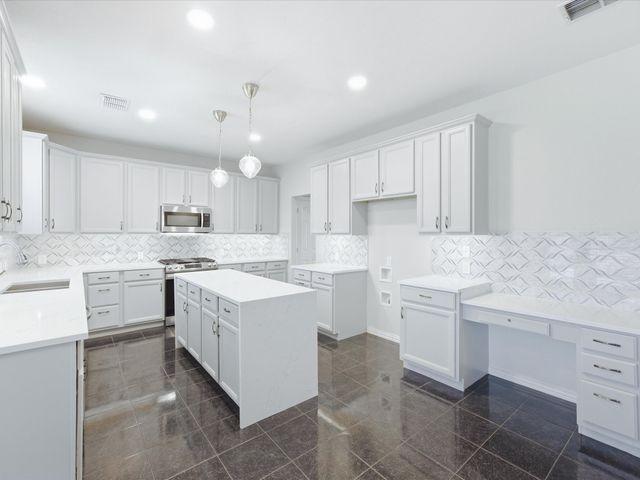 1209 Silverwood Drive, Flower Mound, TX 75028