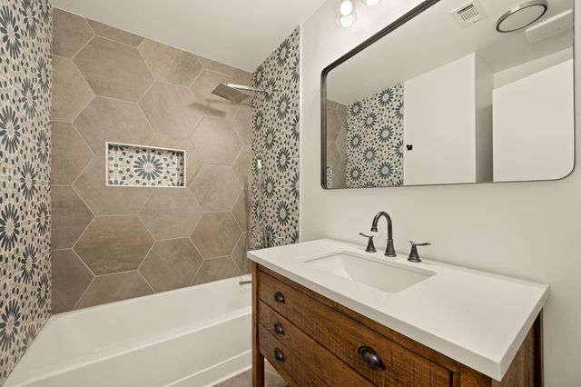 7302 Potters TRL, Austin, TX 78729