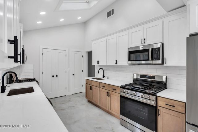 451 Manchester Street, Toms River, NJ 08757