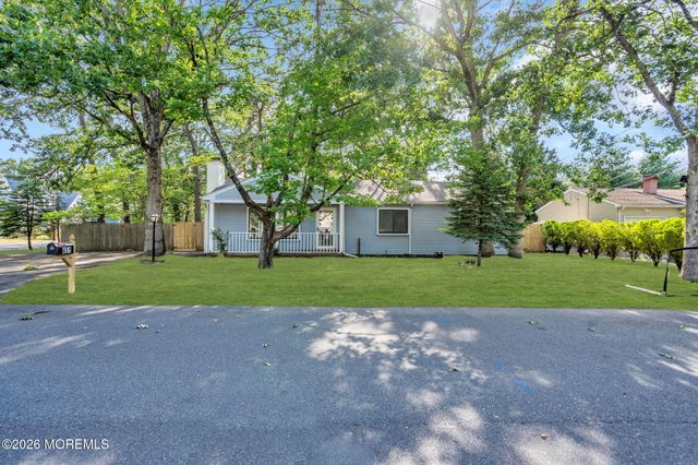 451 Manchester Street, Toms River, NJ 08757