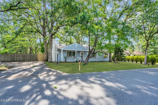 451 Manchester Street, Toms River, NJ 08757