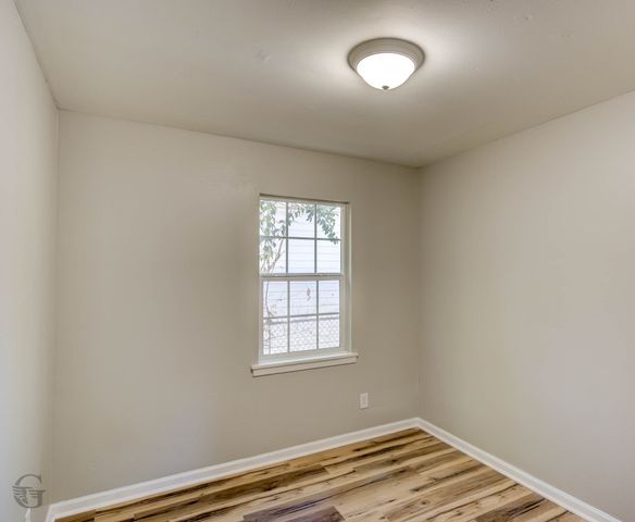 1727 Hickory Street, Shreveport, LA 71108