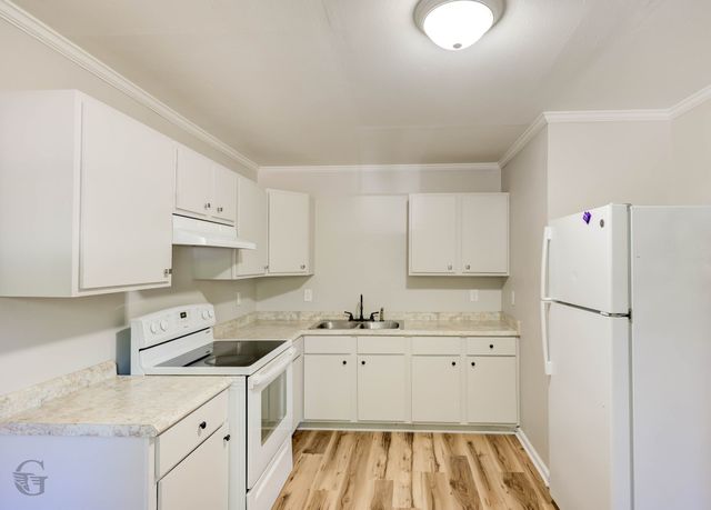 1727 Hickory Street, Shreveport, LA 71108