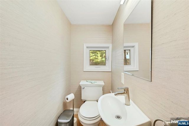 31 4th Street, Park Ridge, NJ 07656