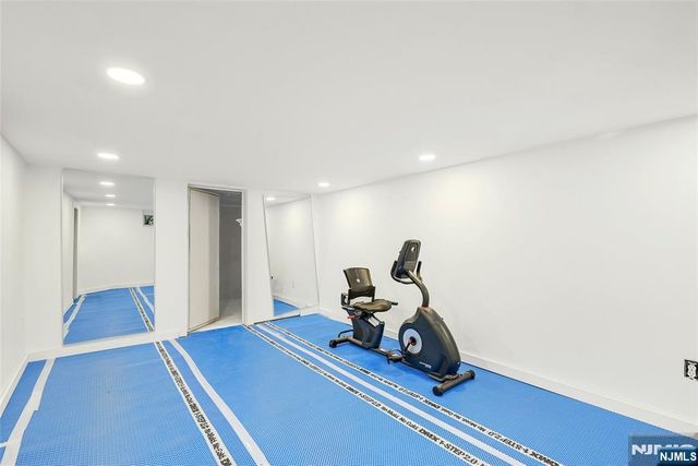 31 4th Street, Park Ridge, NJ 07656