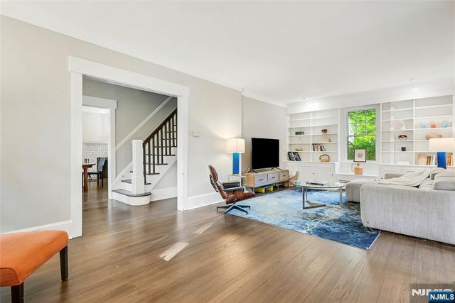 31 4th Street, Park Ridge, NJ 07656