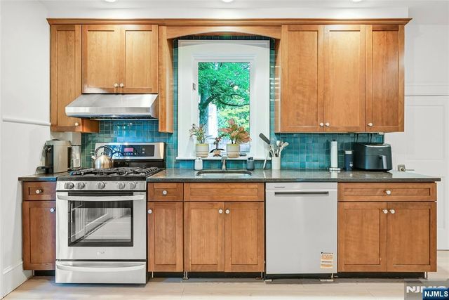 31 4th Street, Park Ridge, NJ 07656