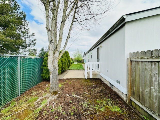 2438 MAIA Loop, Springfield, OR 97477