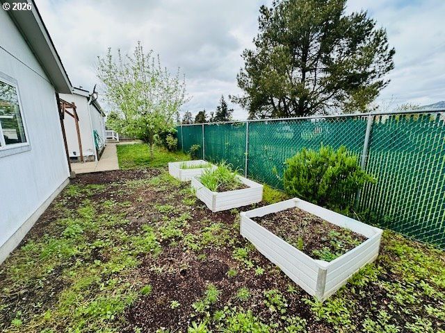 2438 MAIA Loop, Springfield, OR 97477