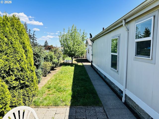 2438 MAIA Loop, Springfield, OR 97477