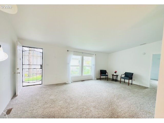 2438 MAIA Loop, Springfield, OR 97477