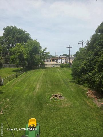 22629 Downing Street, Saint Clair Shores, MI 48080
