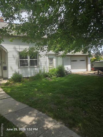 22629 Downing Street, Saint Clair Shores, MI 48080
