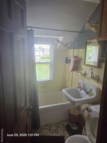 22629 Downing Street, Saint Clair Shores, MI 48080
