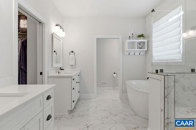 1935 BEAR ISLAND PKWY, Zion Crossroads, VA 22942