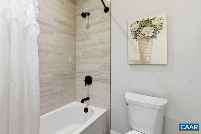 1935 BEAR ISLAND PKWY, Zion Crossroads, VA 22942