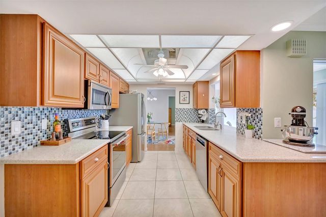 5729 AUGUSTA CIRCLE, Sarasota, FL 34238