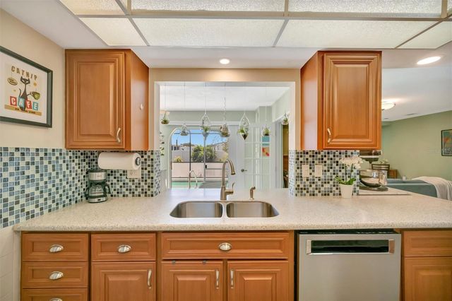 5729 AUGUSTA CIRCLE, Sarasota, FL 34238