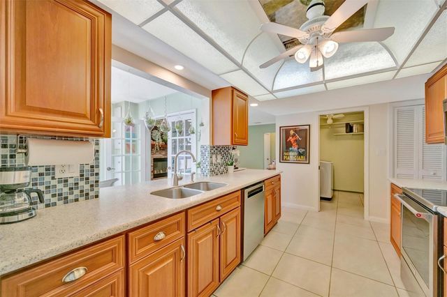 5729 AUGUSTA CIRCLE, Sarasota, FL 34238