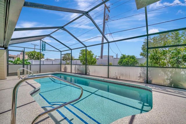 5729 AUGUSTA CIRCLE, Sarasota, FL 34238