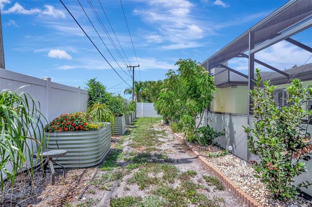 5729 AUGUSTA CIRCLE, Sarasota, FL 34238