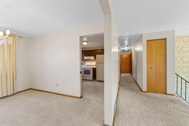 102 Kenneth Dr, Delmont, PA 15626