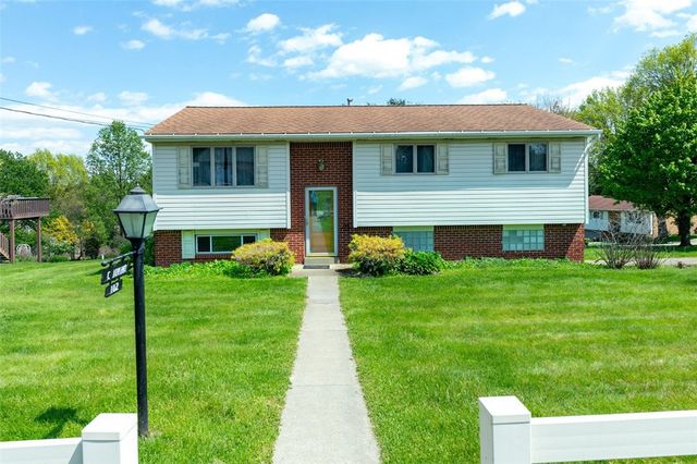 102 Kenneth Dr, Delmont, PA 15626