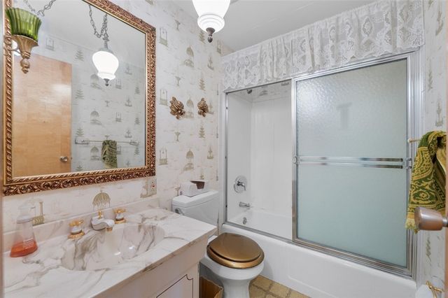 102 Kenneth Dr, Delmont, PA 15626