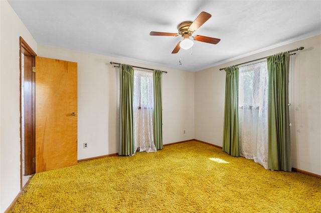 102 Kenneth Dr, Delmont, PA 15626