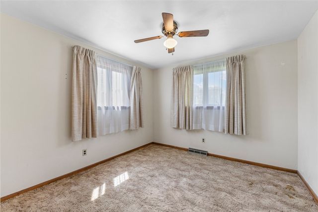 102 Kenneth Dr, Delmont, PA 15626