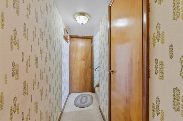 102 Kenneth Dr, Delmont, PA 15626