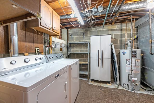 102 Kenneth Dr, Delmont, PA 15626